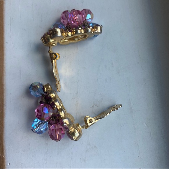 Crystal vintage aurora borealis clip ons - Picture 4 of 6